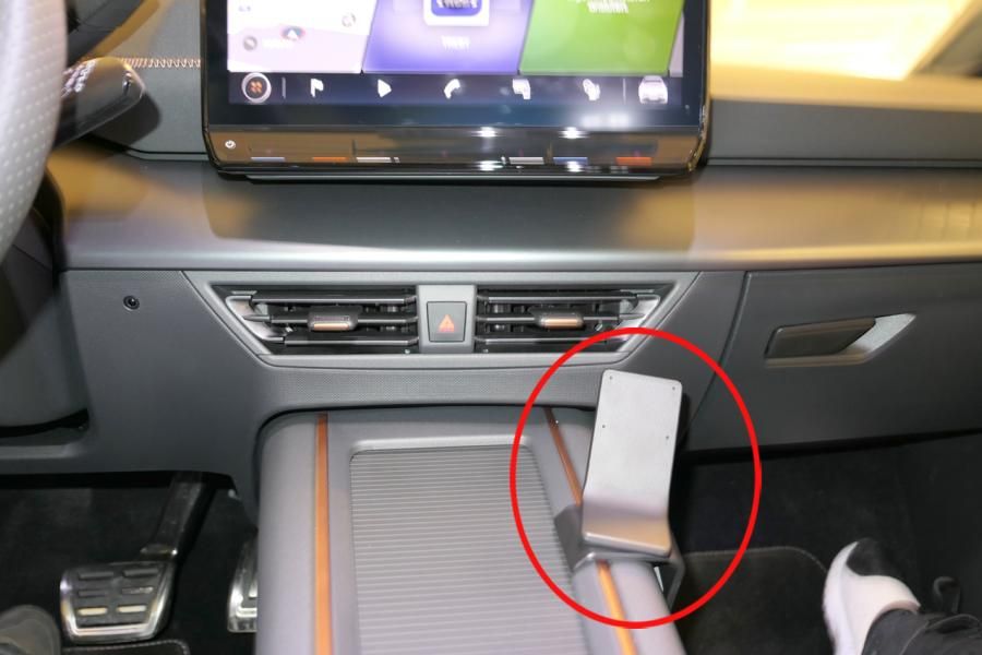 Proclip Seat Born 22-24 Console mount