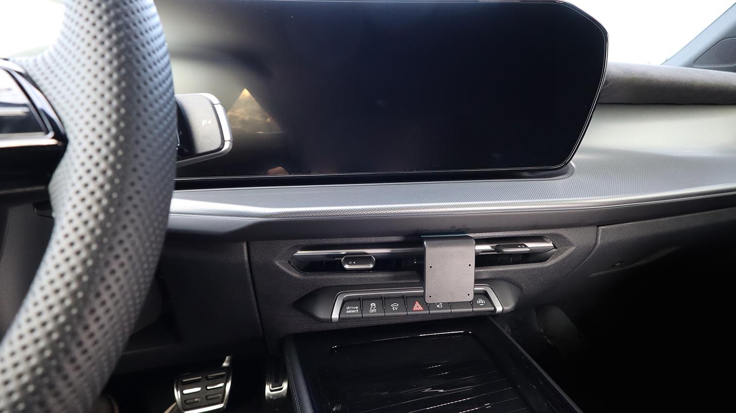 Proclip Audi Q3 26- Center mount